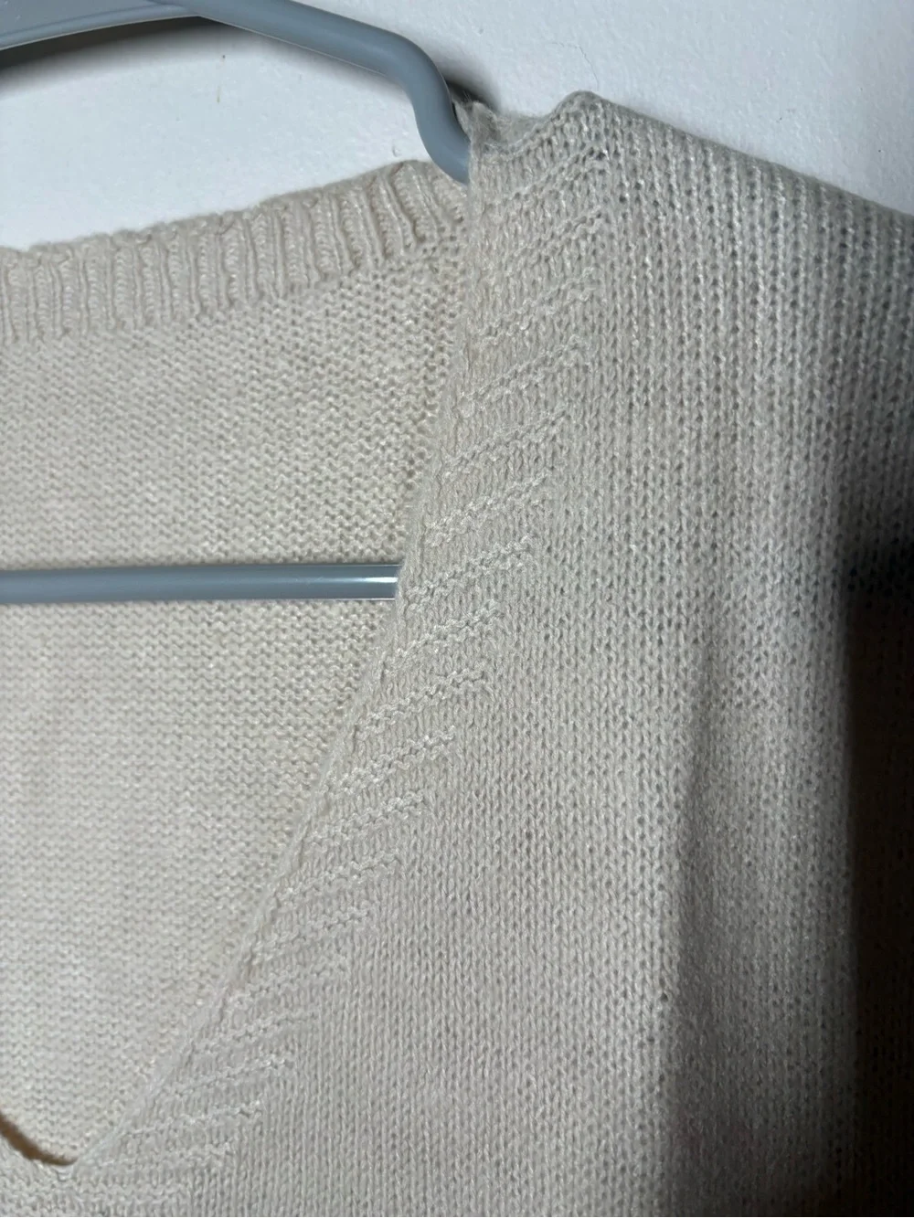 {NEW} Cream V-Neck Sweater Vest with Dog Print M - Picture 5 of 7